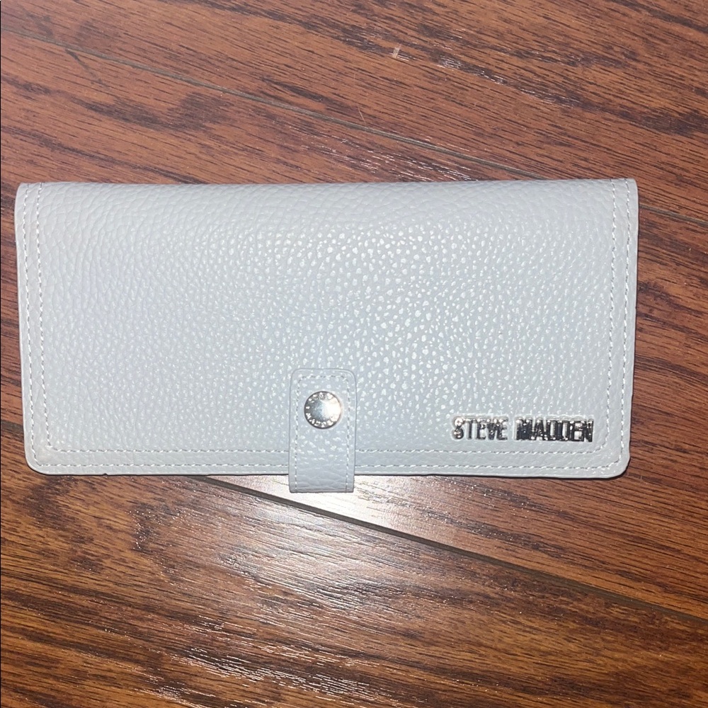 Steve Madden Light Gray Wallet